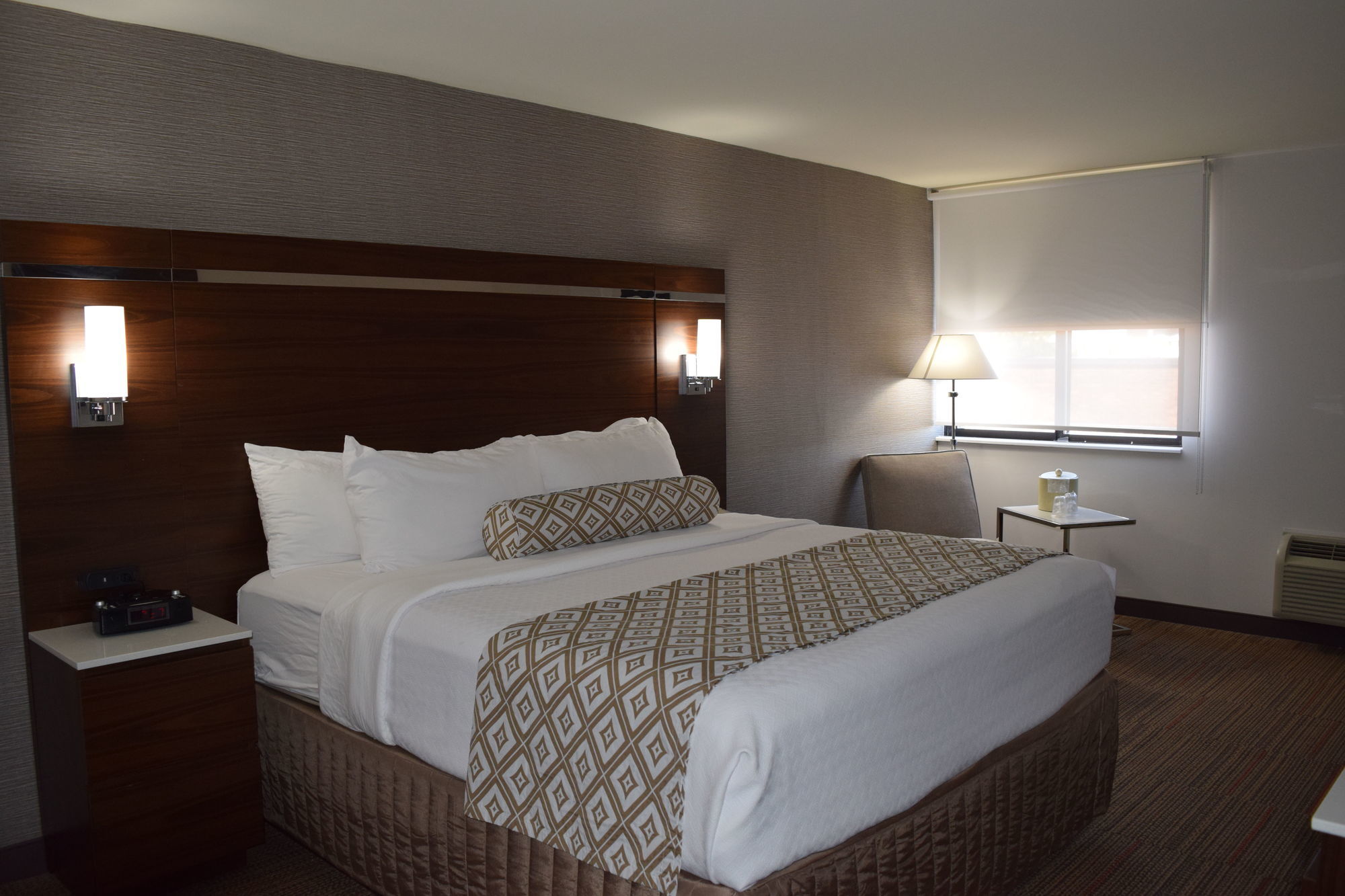 Four Points By Sheraton Detroit Novi Room photo