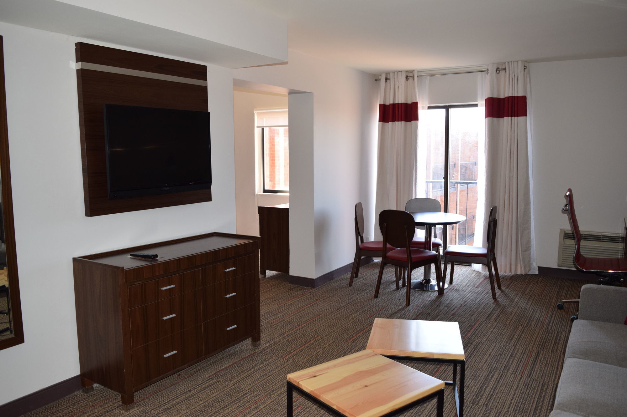Four Points By Sheraton Detroit Novi Room photo