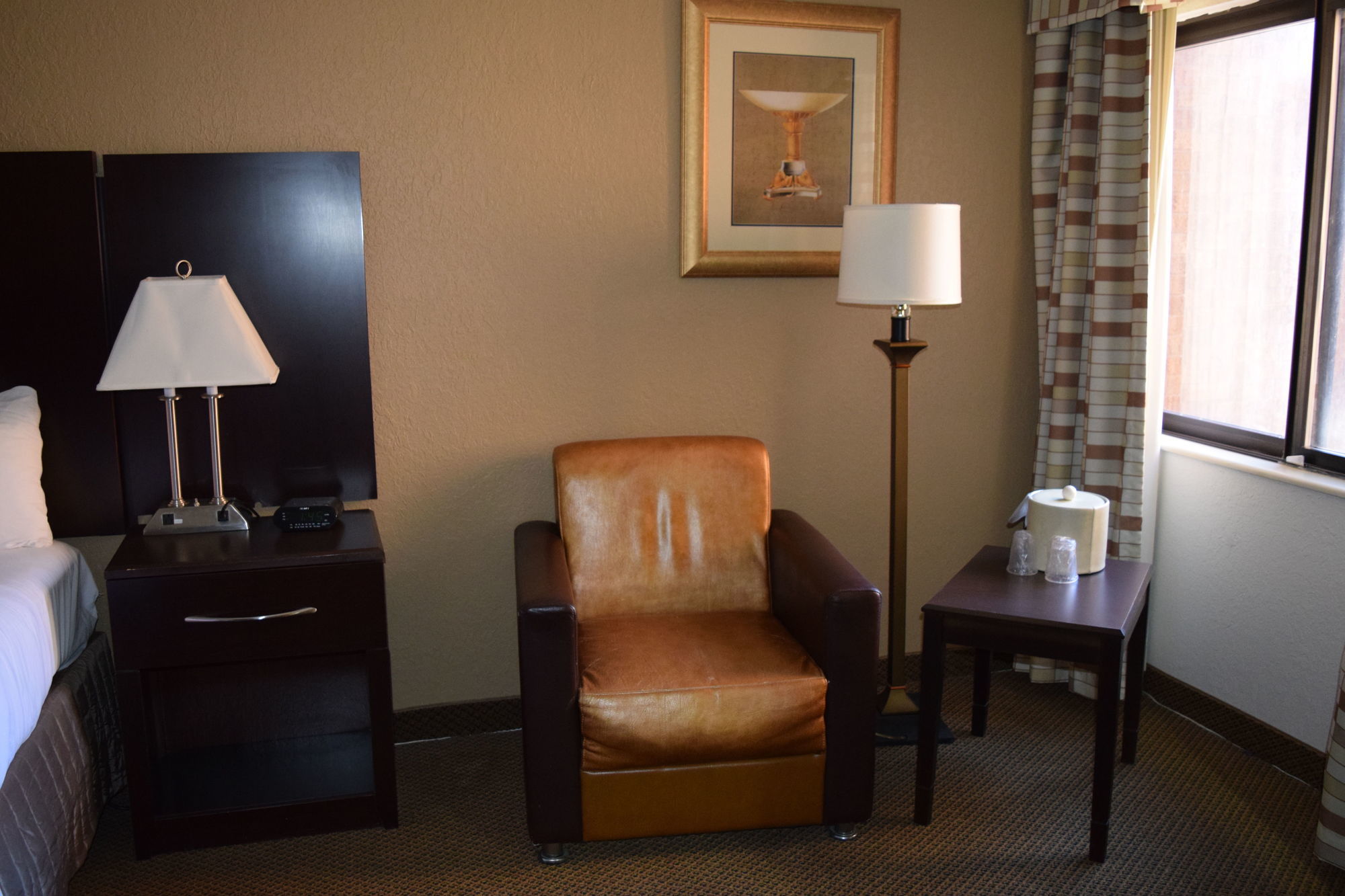 Four Points By Sheraton Detroit Novi Room photo